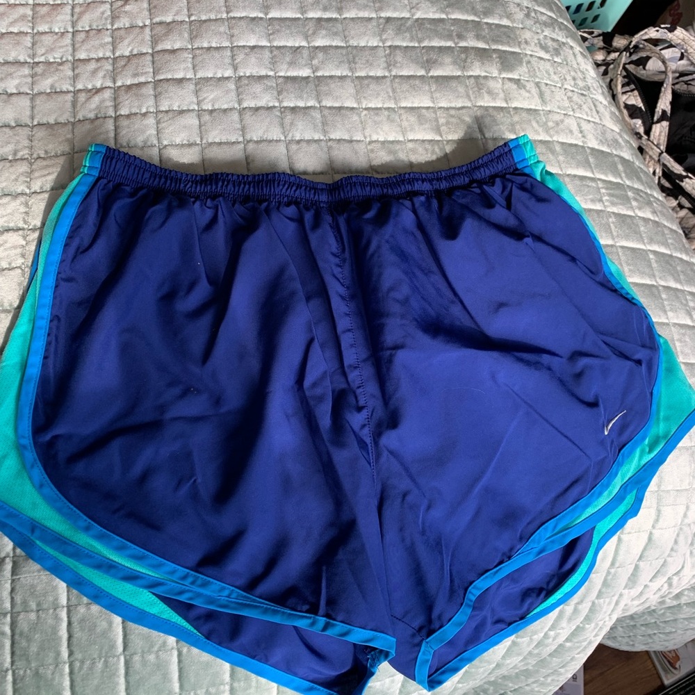 Women’s XL Nike Tempo Shorts